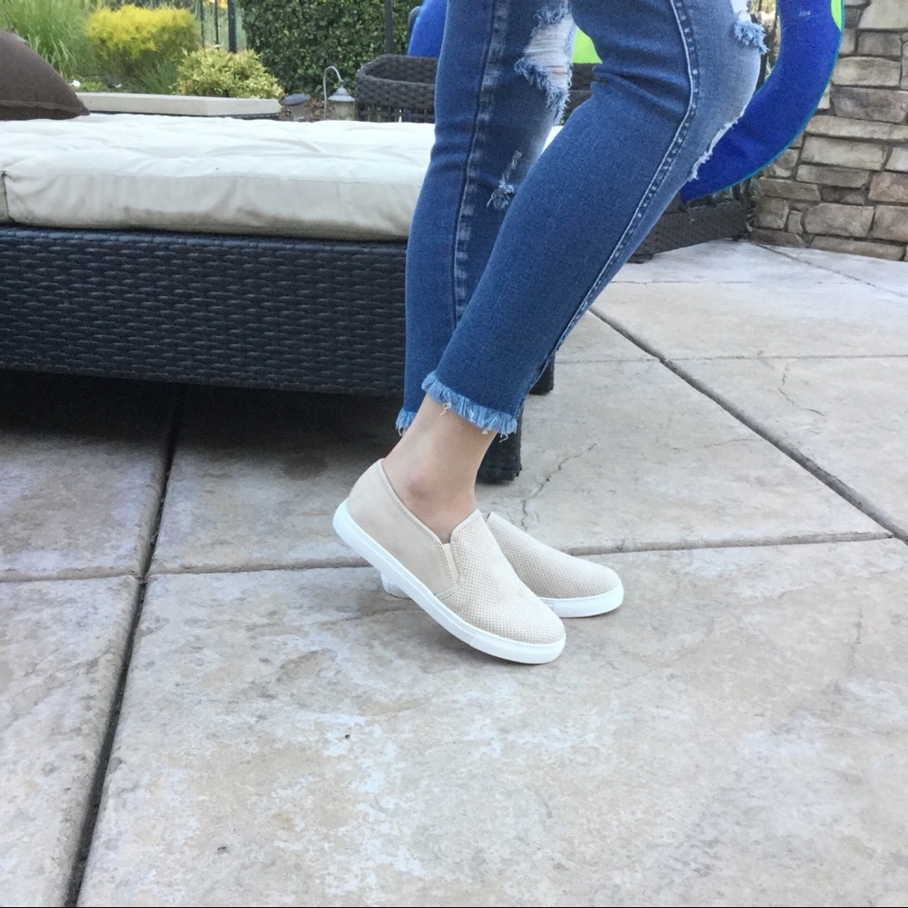 ONLY 1 LEFT‼️5 🌟Perforated Slip on Sneaks - Picture 3 of 8